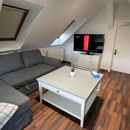 120Qm - 5 Rooms - 2 Bathrooms - Kitchen- Free Parking - Fast Wifi - Yiha Apartment Хановер Екстериор снимка