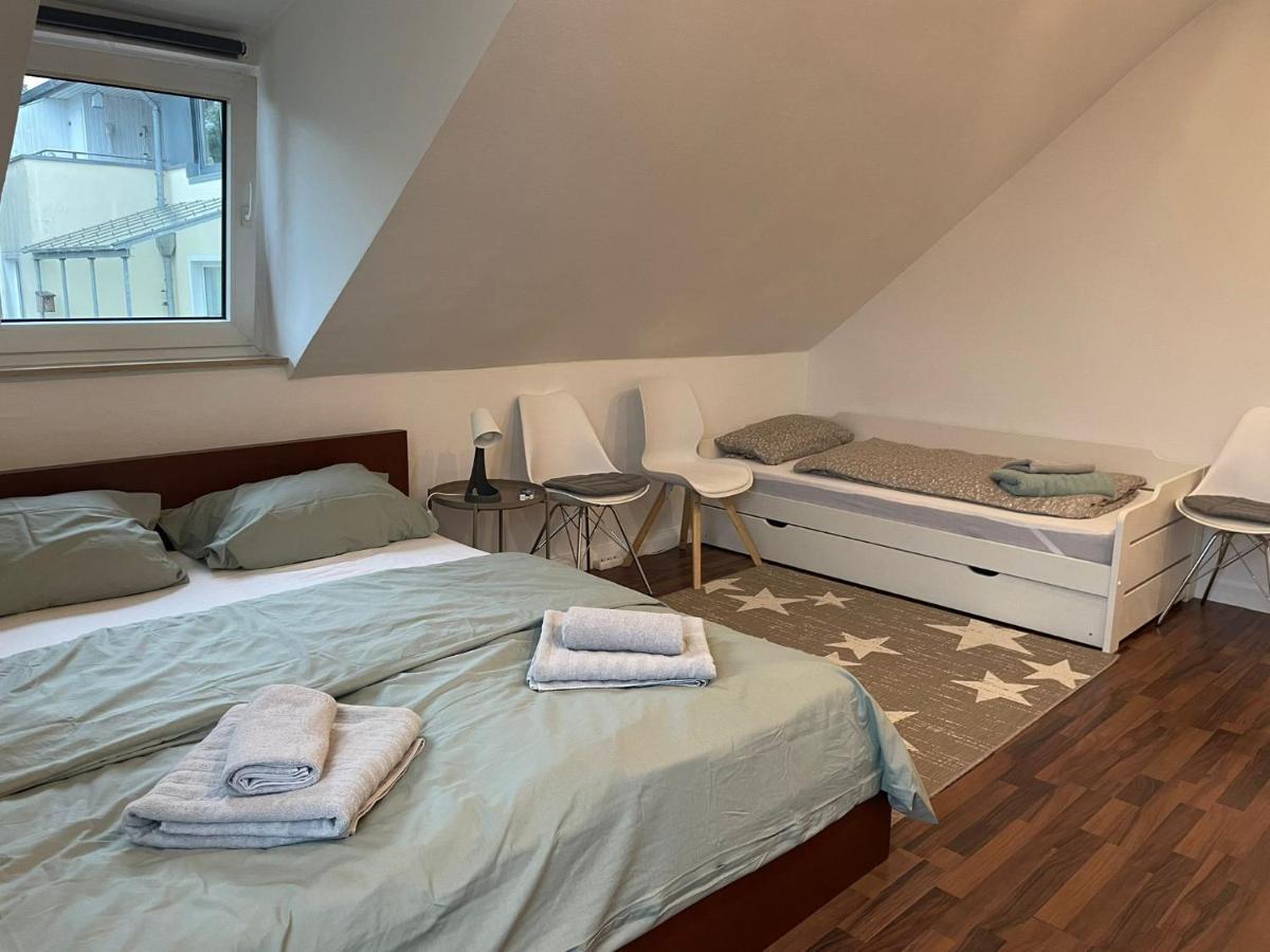 120Qm - 5 Rooms - 2 Bathrooms - Kitchen- Free Parking - Fast Wifi - Yiha Apartment Хановер Екстериор снимка