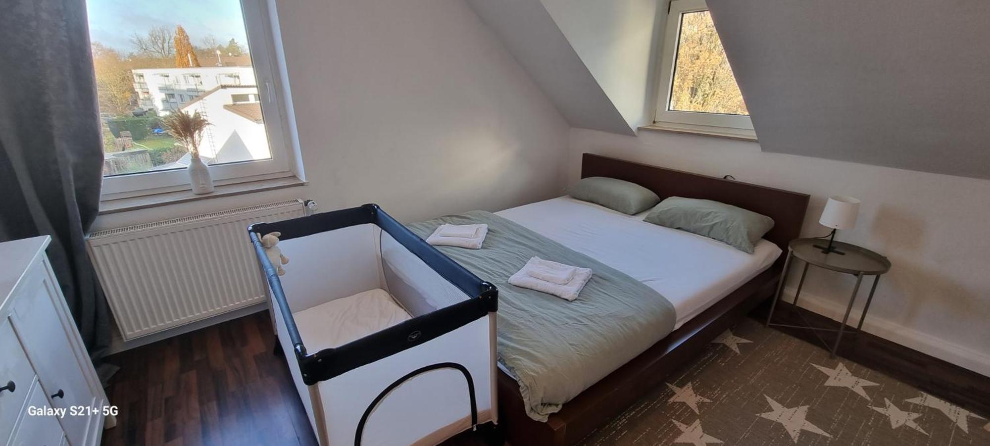 120Qm - 5 Rooms - 2 Bathrooms - Kitchen- Free Parking - Fast Wifi - Yiha Apartment Хановер Екстериор снимка