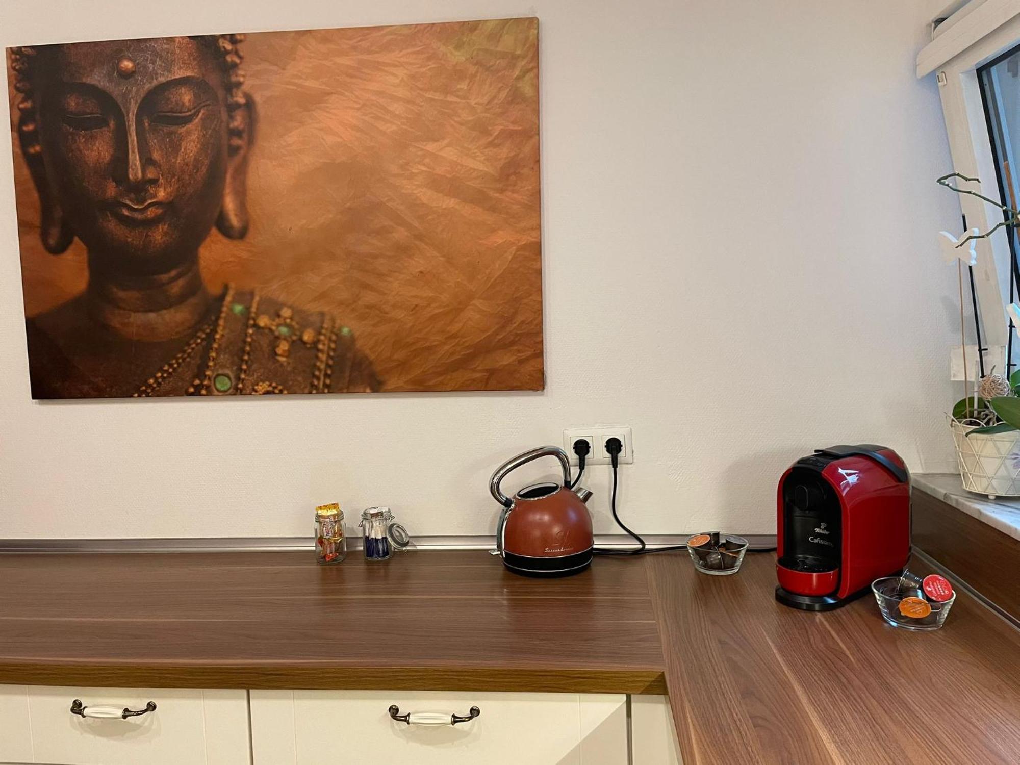 120Qm - 5 Rooms - 2 Bathrooms - Kitchen- Free Parking - Fast Wifi - Yiha Apartment Хановер Екстериор снимка